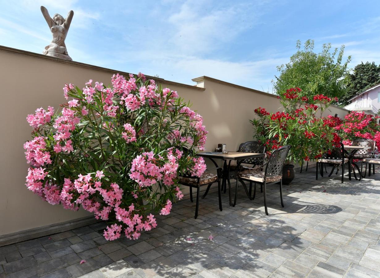 Sirena Palace Family Hotel Obzor Eksteriør billede